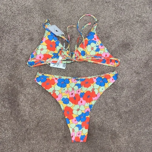 Medium floral bikini set unworn - Picture 3 of 7
